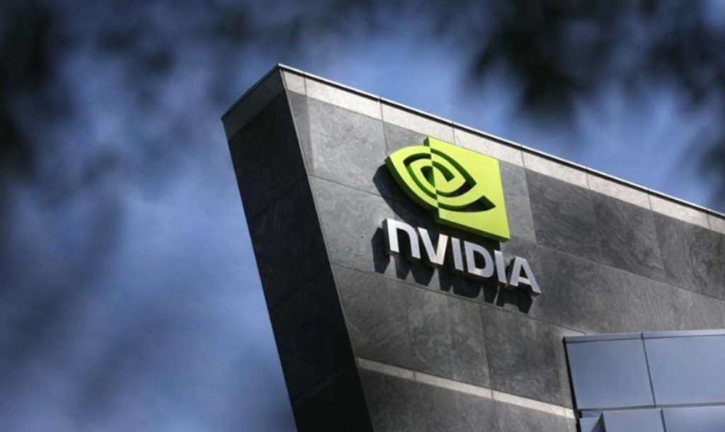 إنفيديا تستثمر 4 مليارات دولار في تقنيات الفوتونيات لتعزيز بنية الذكاء الاصطناعي