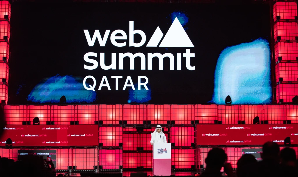رئيس وزراء قطر في قمة الويب 2026: عصر "صناعة المستقبل" يبدأ من الدوحة باستثمارات تريليونية