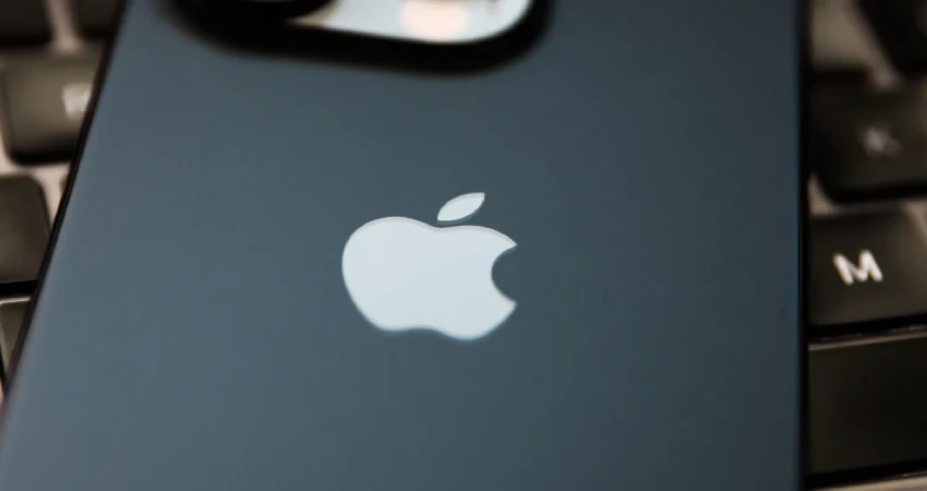 اختراق iPhone