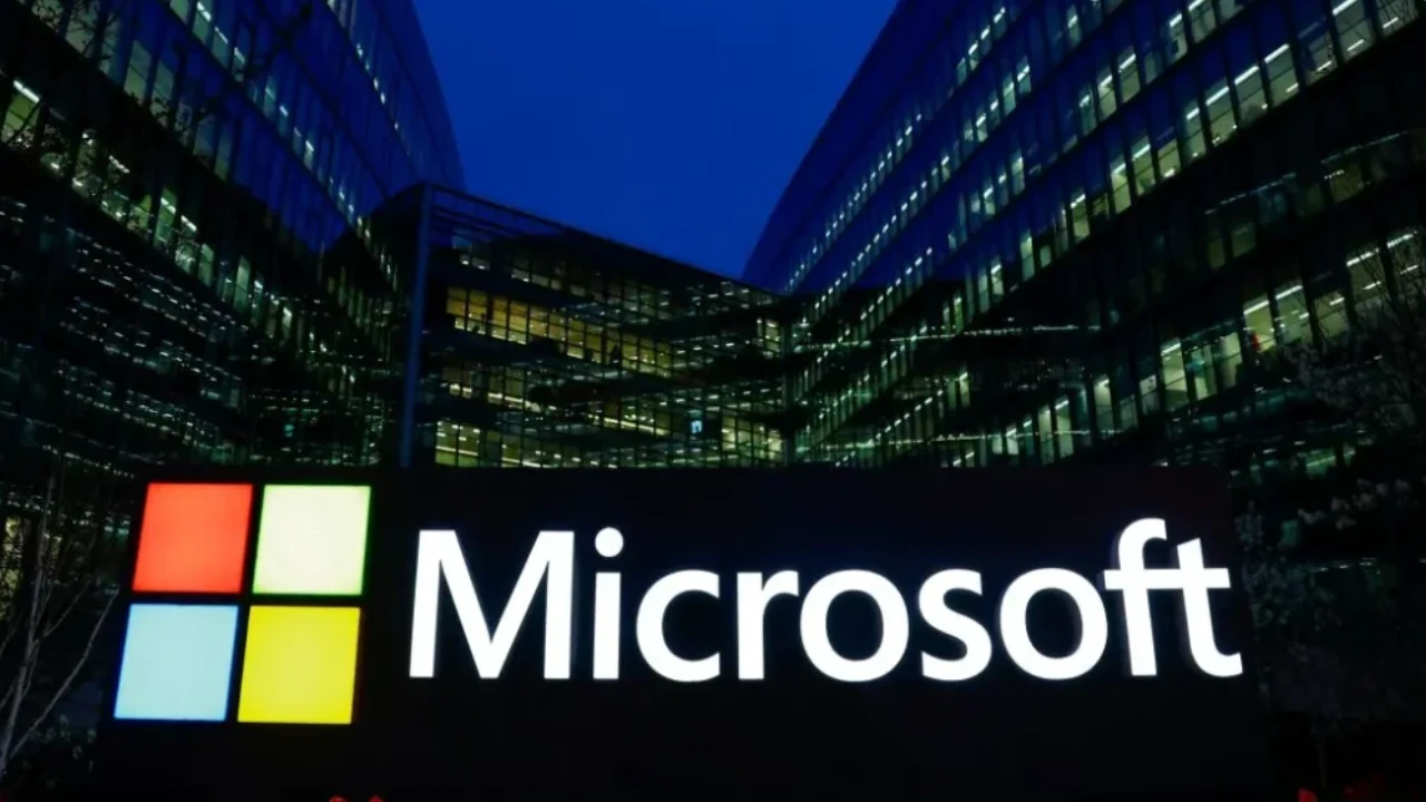 نهاية عصر التطبيقات؟ قراءة في مشروع Microsoft Solara وصعود الوكلاء المستقلين